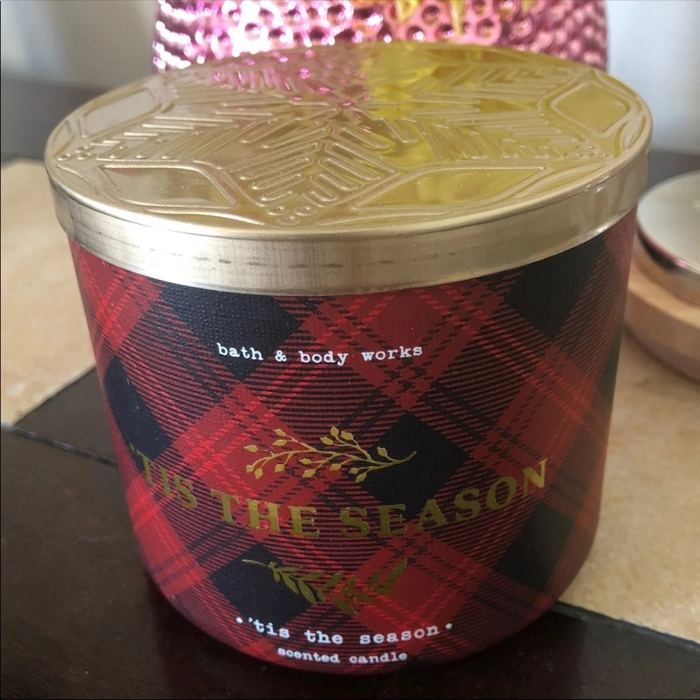 Bath and Body Works Tis the Season Candle